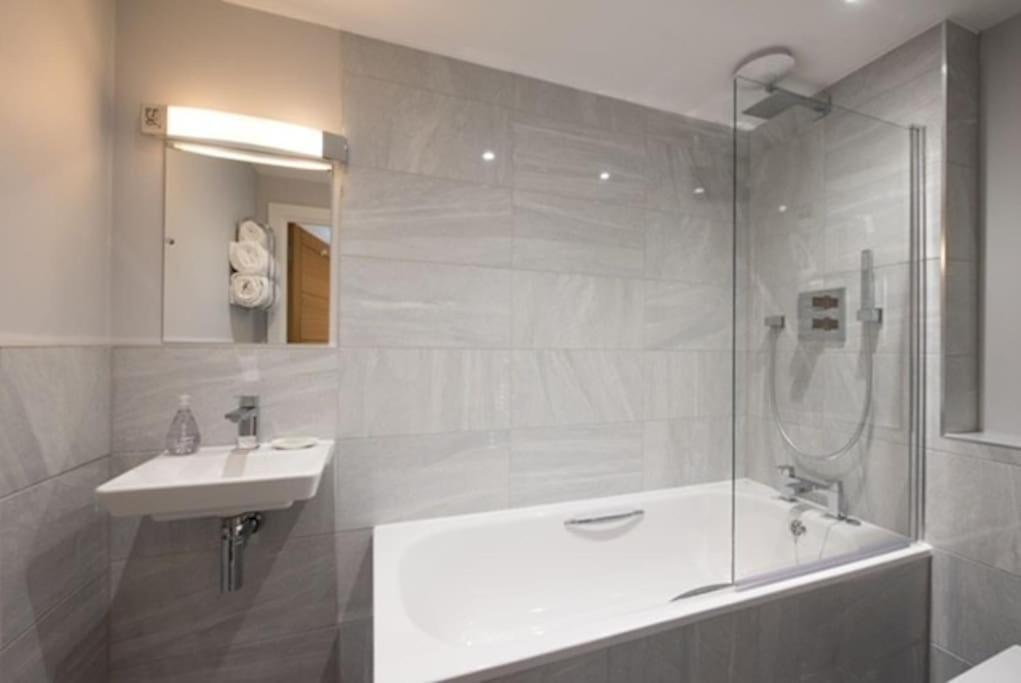 Beautiful, Spacious 1 Bed Flat Brentwood Exterior photo